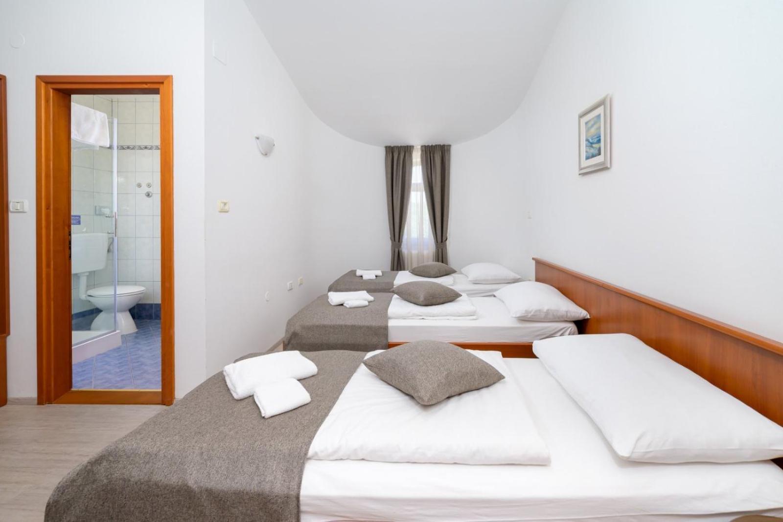 Rooms Luna Sol Крница Екстериор снимка